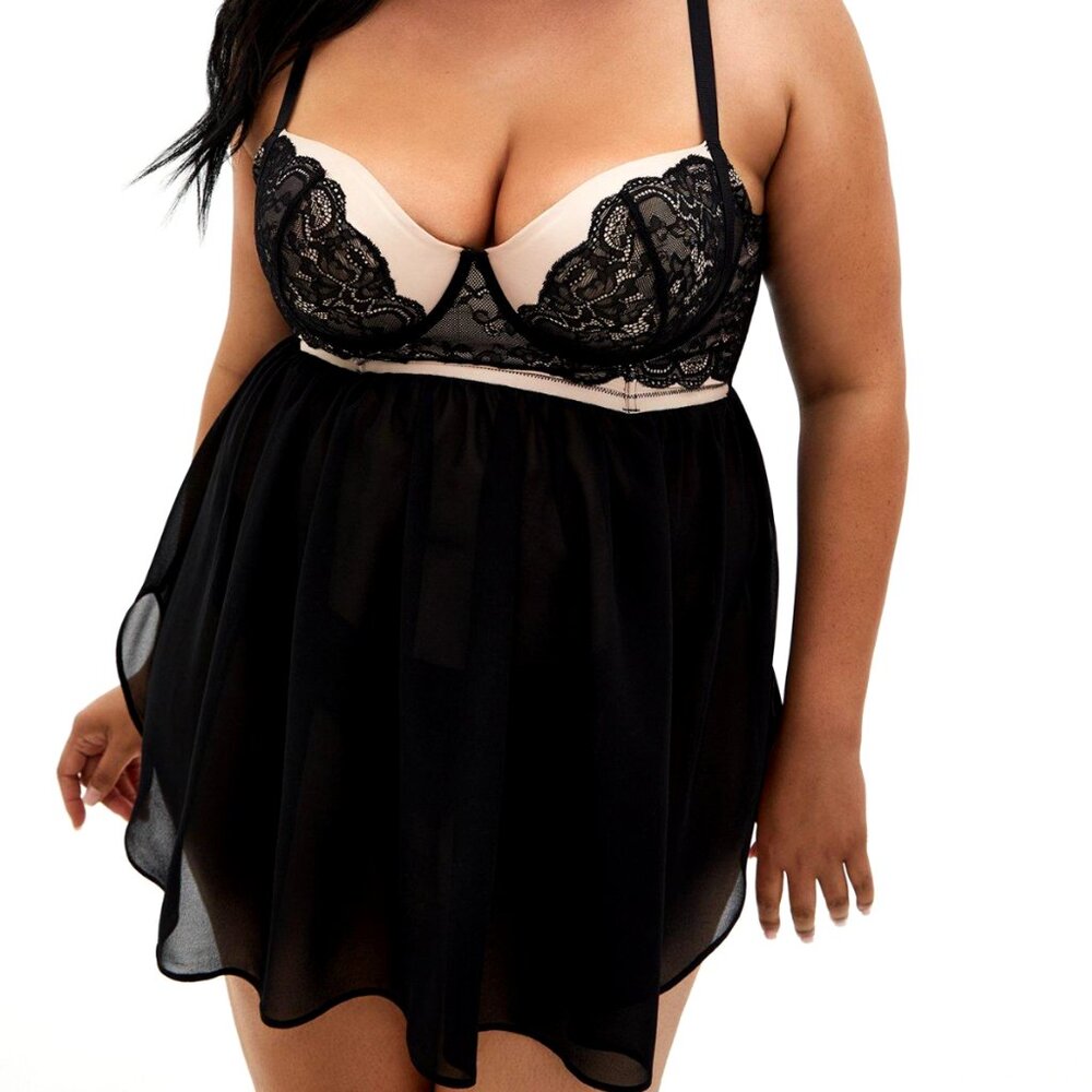 Elegant Black and Cream Lace Babydoll